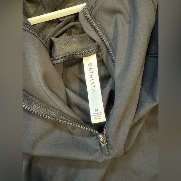 Great condition! Athleta Athletic Dress in Medium - Picture 4 of 6
